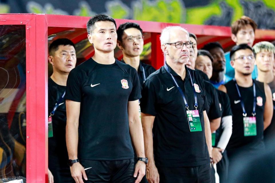 wjexU, 留下机会, 玉宁因伤退