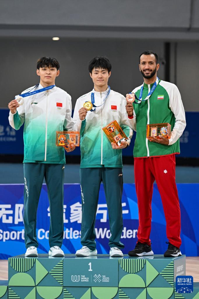 entit, AA, 新华社记者