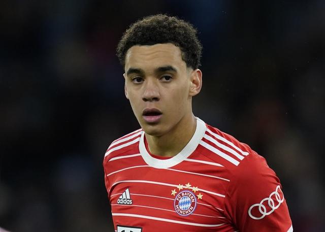 自手术成功, 图片报