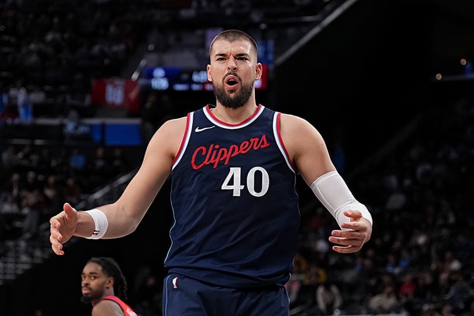 次犯规, 分钟, 前赛前两场 次犯规, 分钟, 前赛前两场