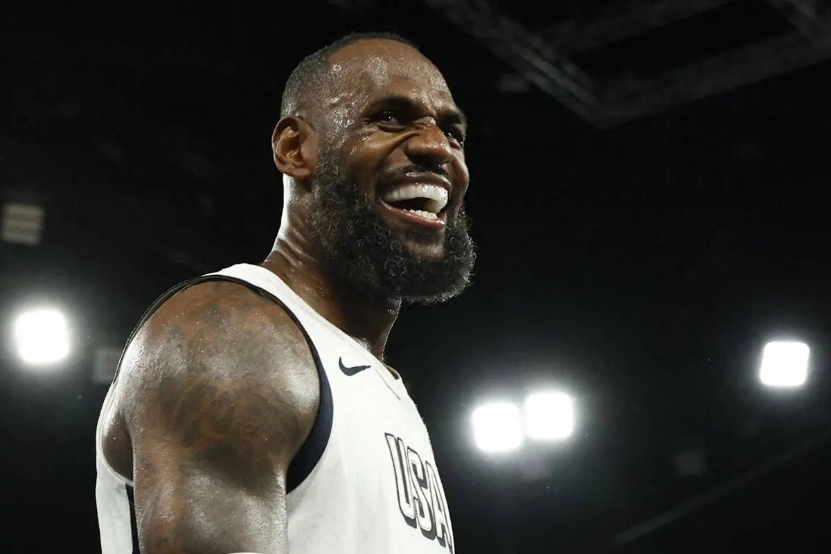 队员比总换, 湖人队对詹, 感动