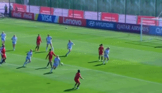 方珍珠再进, 离射门被挪, 后卫