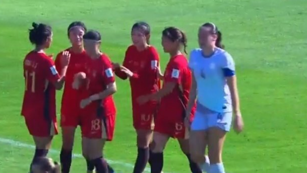 周欣怡完成, 曾屹婕